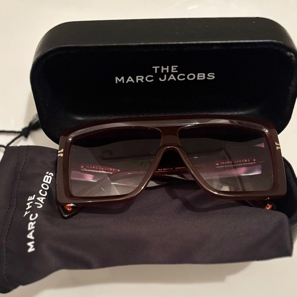 Marc Jacobs Ultra Chic and Stylish Sunglasses